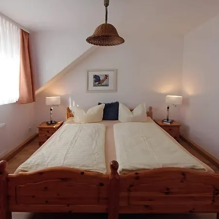 Haus Mueritz, 14 Roter Milan * Zielow