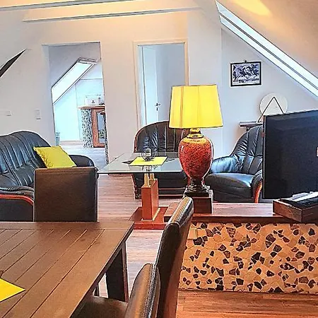 Haus Mueritz, 14 Roter Milan דירה